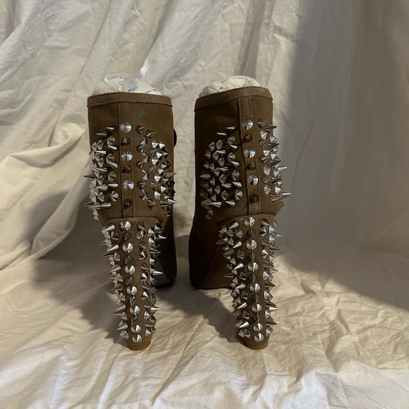 Jeffrey Campbell spiked LITA Havana in suede taupe. NWT size 7.5 - Picture 4 of 7